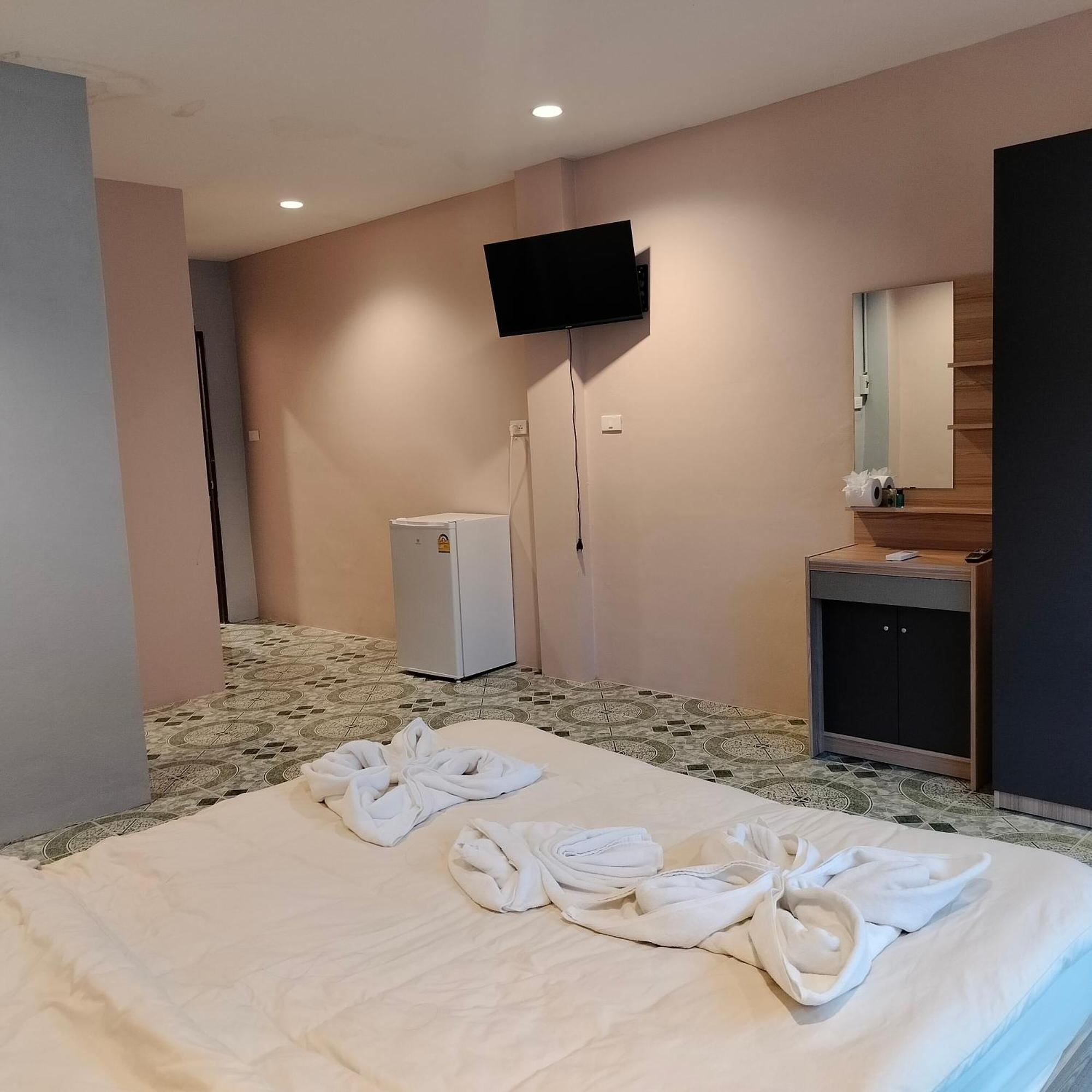 Taxim Residence Boutique Hotel Patong Exteriör bild